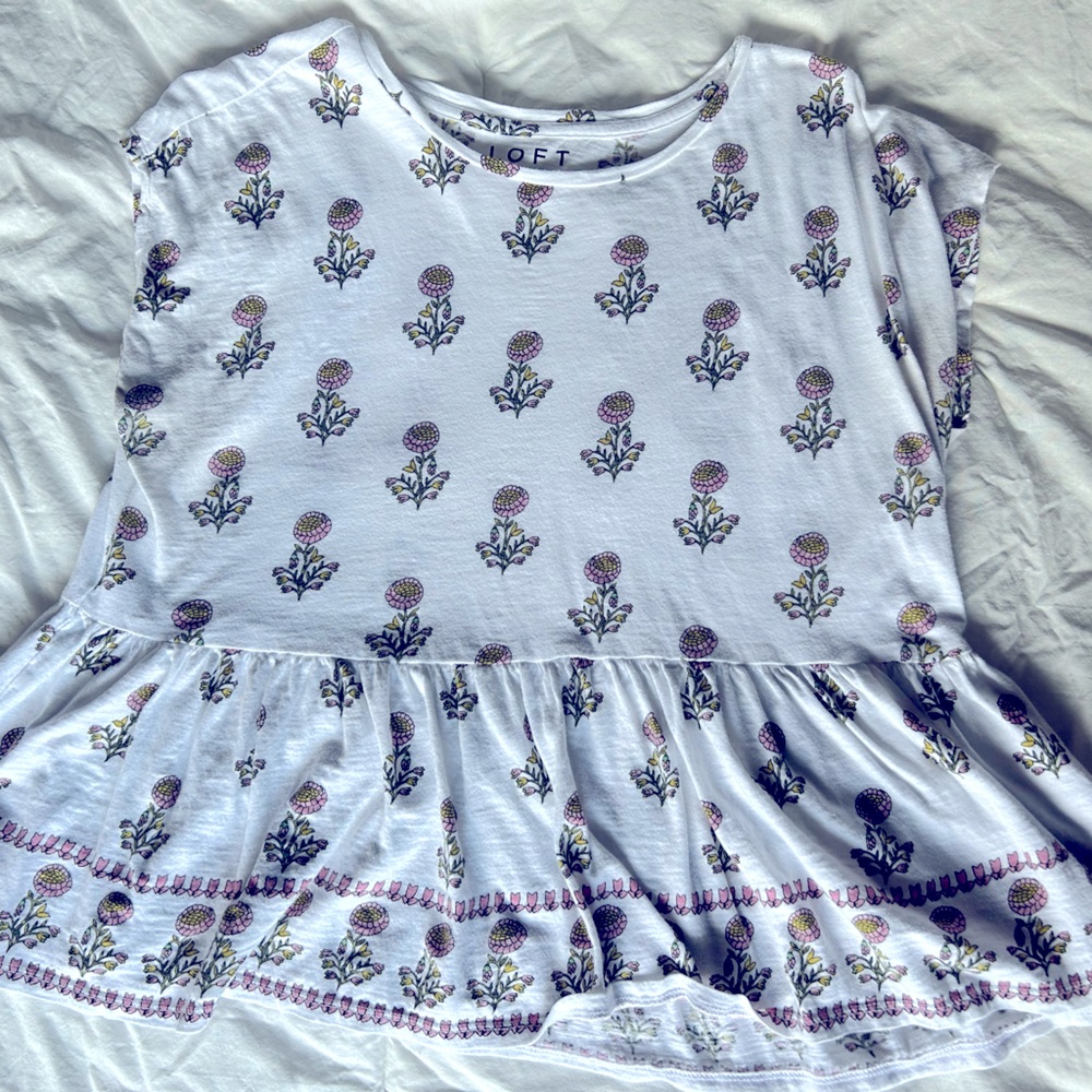 LOFT Peony Peplum Ruffle Oversized Tee Top! Size S